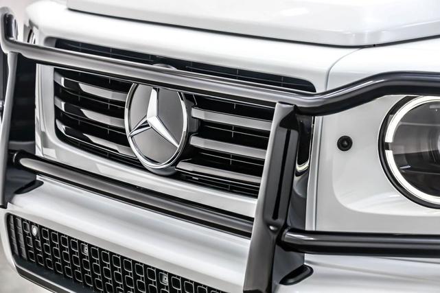 Photo of 2025 MANUFAKTUR Moonlight White Metallic Mercedes-Benz G-Class