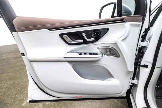 Photo of 2023 Polar White Mercedes-Benz EQE 350