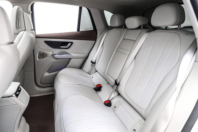 Photo of 2023 Polar White Mercedes-Benz EQE 350