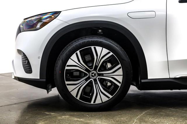Photo of 2023 Polar White Mercedes-Benz EQE 350