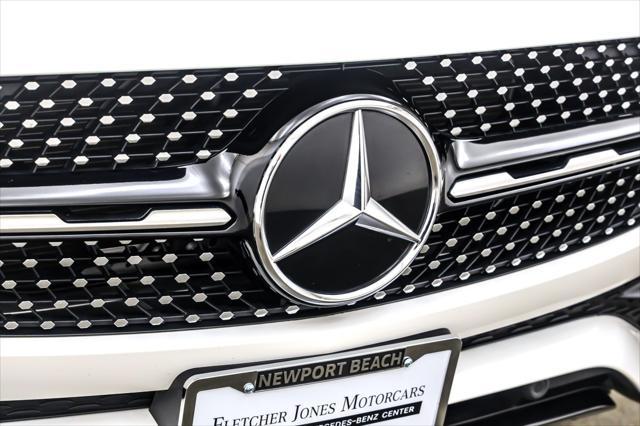 Photo of 2022 Polar White Mercedes-Benz GLC 300