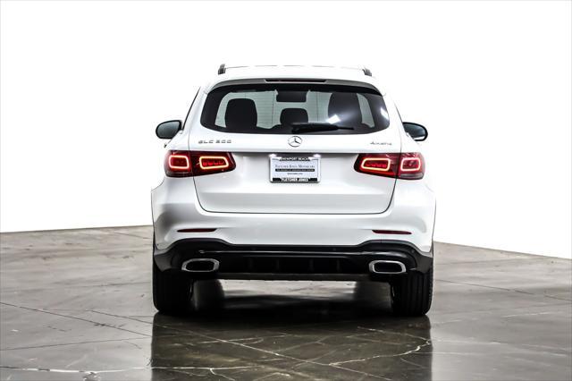 Photo of 2022 Polar White Mercedes-Benz GLC 300