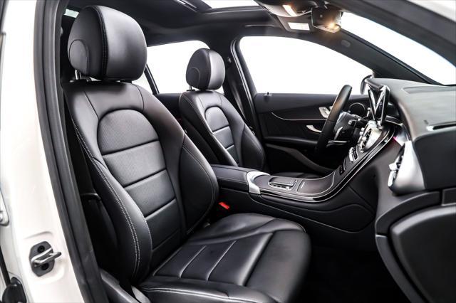 Photo of 2022 Polar White Mercedes-Benz GLC 300