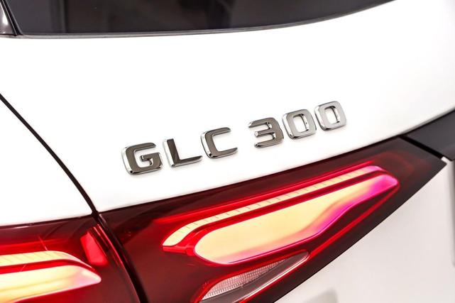 Photo of 2025 Polar White Mercedes-Benz GLC 300
