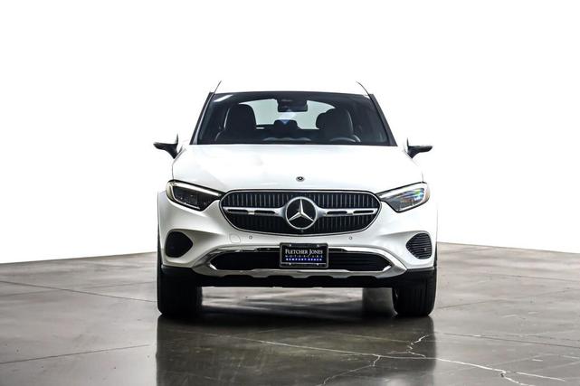 Photo of 2025 Polar White Mercedes-Benz GLC 300