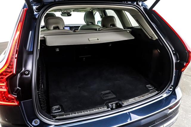 Photo of 2022 Denim Blue Metallic Volvo XC60 Recharge Plug-In Hybrid