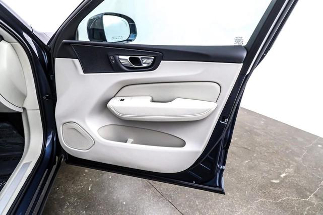 Photo of 2022 Denim Blue Metallic Volvo XC60 Recharge Plug-In Hybrid