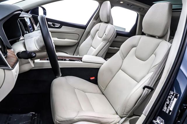 Photo of 2022 Denim Blue Metallic Volvo XC60 Recharge Plug-In Hybrid