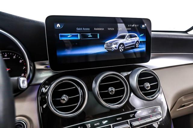 Photo of 2022 Polar White Mercedes-Benz GLC 300