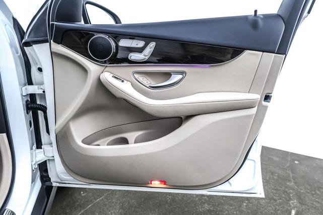 Photo of 2022 Polar White Mercedes-Benz GLC 300