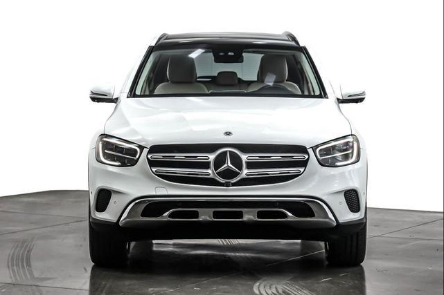 Photo of 2022 Polar White Mercedes-Benz GLC 300