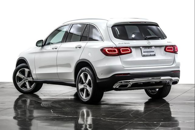 Photo of 2022 Polar White Mercedes-Benz GLC 300