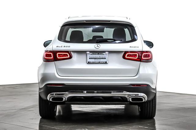 Photo of 2022 Polar White Mercedes-Benz GLC 300