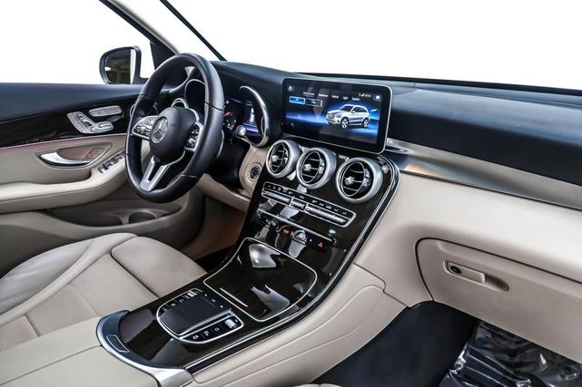 Photo of 2022 Polar White Mercedes-Benz GLC 300