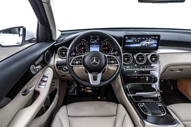Photo of 2022 Polar White Mercedes-Benz GLC 300