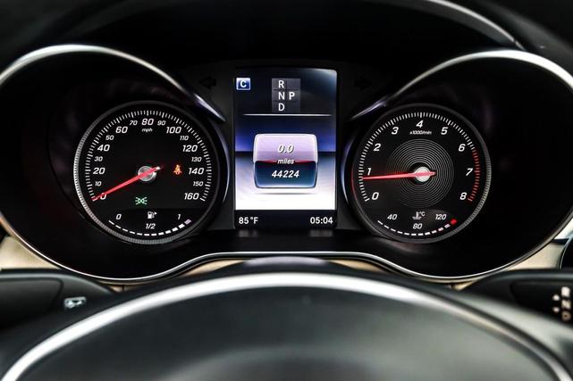 Photo of 2017 Polar White Mercedes-Benz C-Class