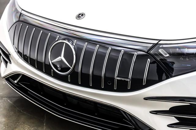 Photo of 2023 MANUFAKTUR Diamond White Mercedes-Benz AMG EQS