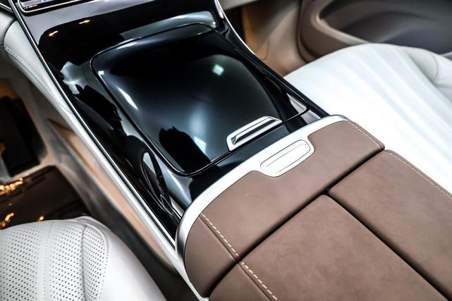 Photo of 2023 Selenite Grey Metallic Mercedes-Benz EQS 450