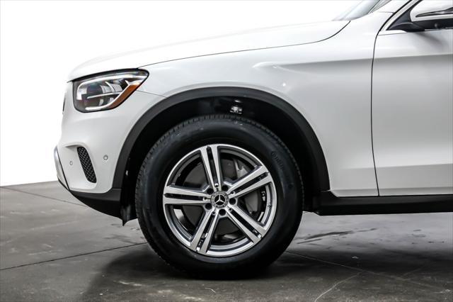 Photo of 2022 Polar White Mercedes-Benz GLC 300