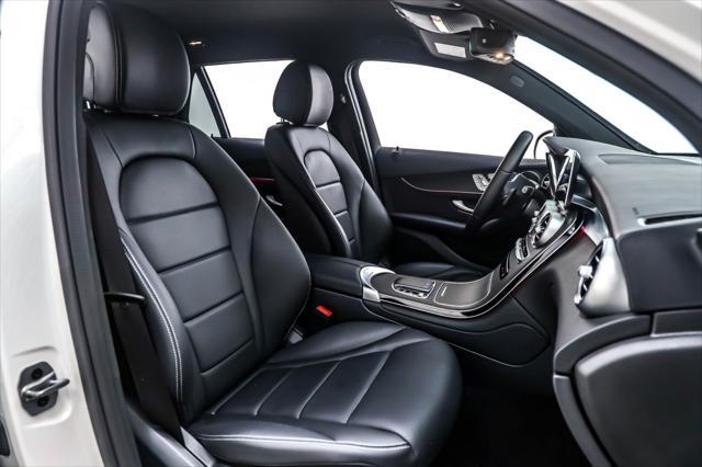 Photo of 2022 Polar White Mercedes-Benz GLC 300