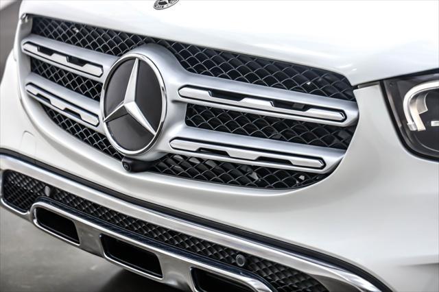 Photo of 2022 Polar White Mercedes-Benz GLC 300