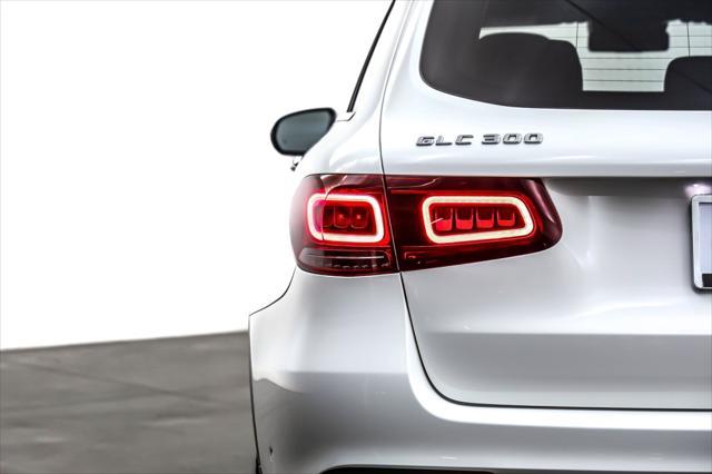 Photo of 2022 Polar White Mercedes-Benz GLC 300