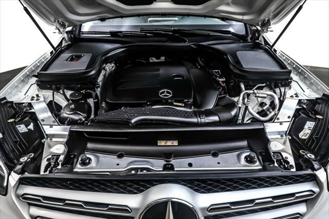 Photo of 2022 Polar White Mercedes-Benz GLC 300