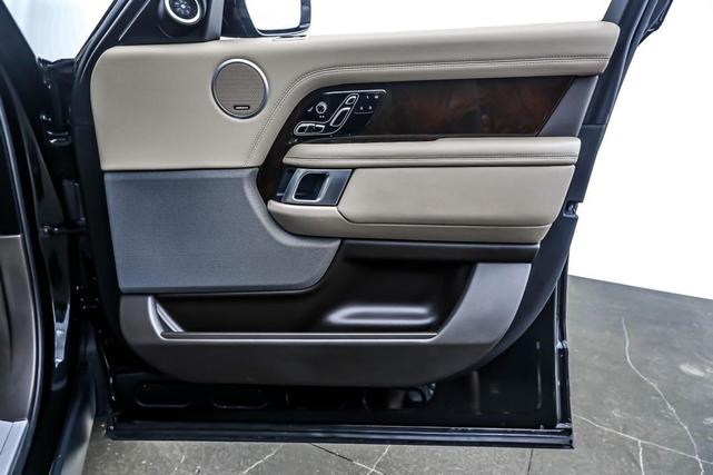 Photo of 2021 Santorini Black Metallic Land Rover Range Rover