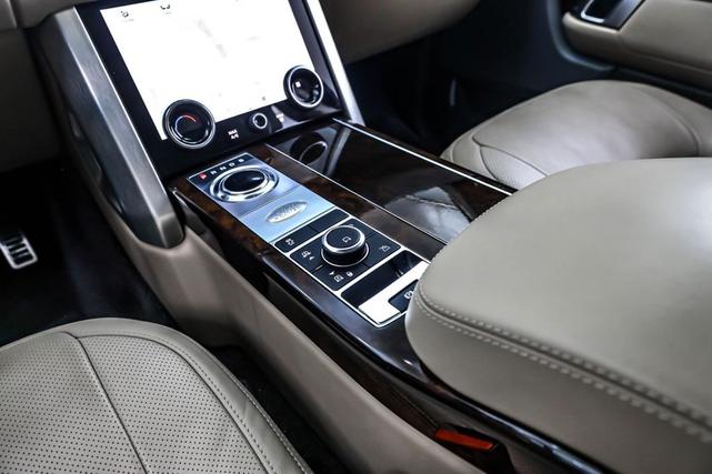 Photo of 2021 Santorini Black Metallic Land Rover Range Rover