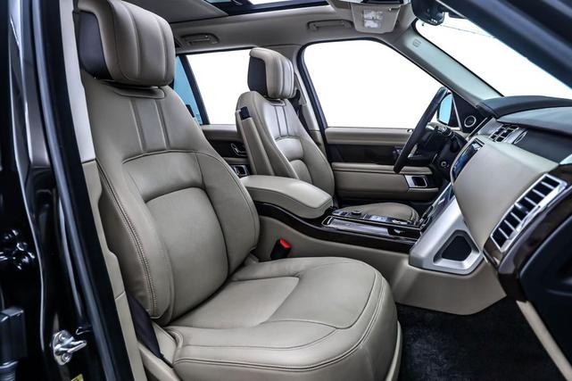 Photo of 2021 Santorini Black Metallic Land Rover Range Rover