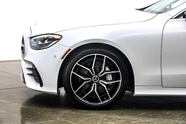 Photo of 2022 MANUFAKTUR Moonlight White Mercedes-Benz E-Class