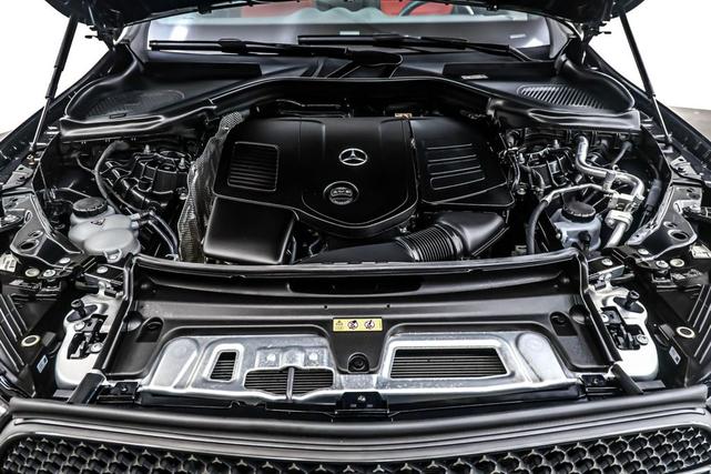 Photo of 2024 Graphite Grey Metallic Mercedes-Benz GLC 300