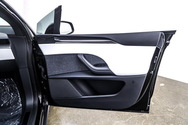 Photo of 2022 Solid Black Tesla Model X