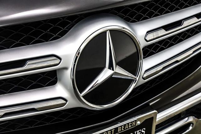 Photo of 2022 Graphite Grey Metallic Mercedes-Benz GLC 300