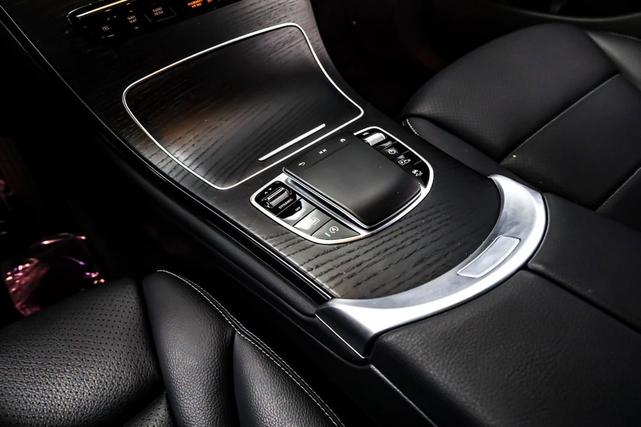 Photo of 2022 Graphite Grey Metallic Mercedes-Benz GLC 300