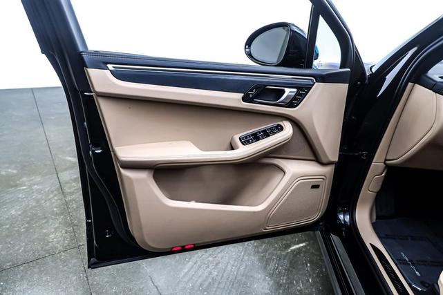 Photo of 2023 Jet Black Metallic Porsche Macan