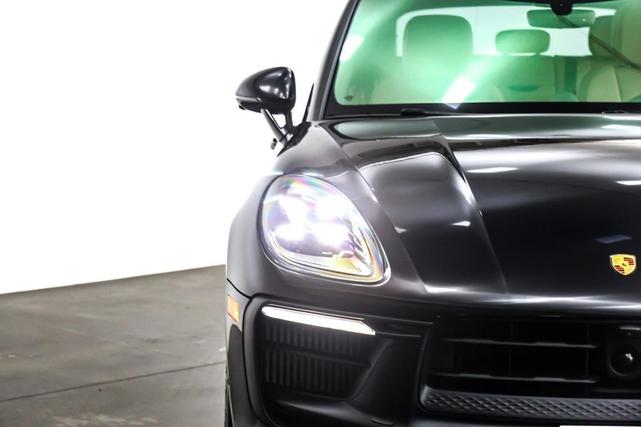 Photo of 2023 Jet Black Metallic Porsche Macan