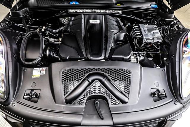 Photo of 2023 Jet Black Metallic Porsche Macan