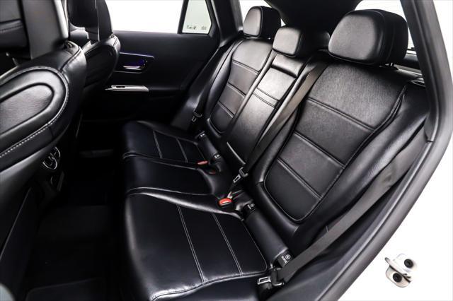 Photo of 2025 Polar White Mercedes-Benz GLC 300