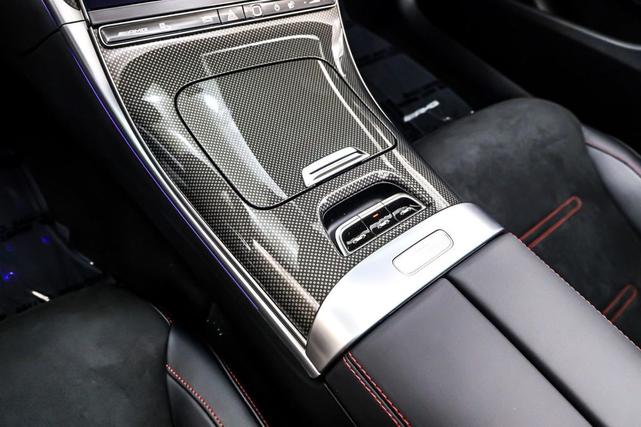 Photo of 2025 MANUFAKTUR Moonlight White Metallic Mercedes-Benz AMG CLE 53