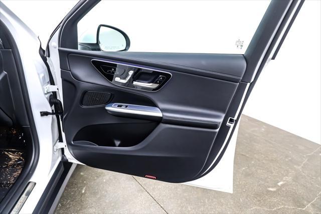 Photo of 2025 Polar White Mercedes-Benz GLC 300