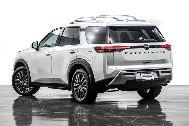 Photo of 2022 Pearl White Tricoat Nissan Pathfinder
