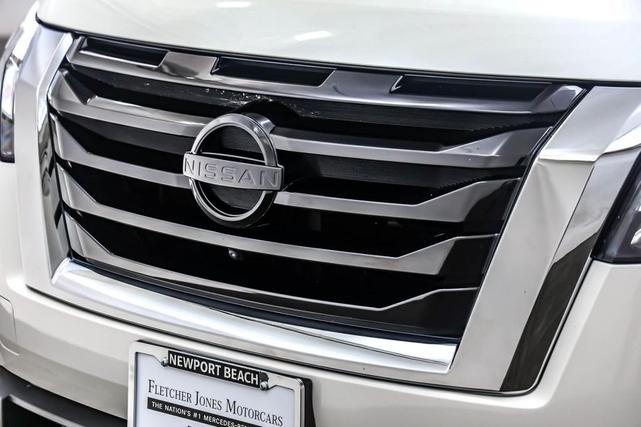 Photo of 2022 Pearl White Tricoat Nissan Pathfinder