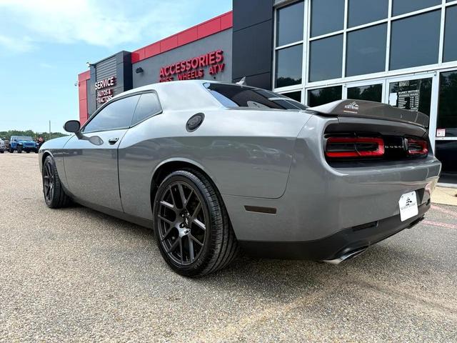 Photo of 2017 GRAY Dodge Challenger