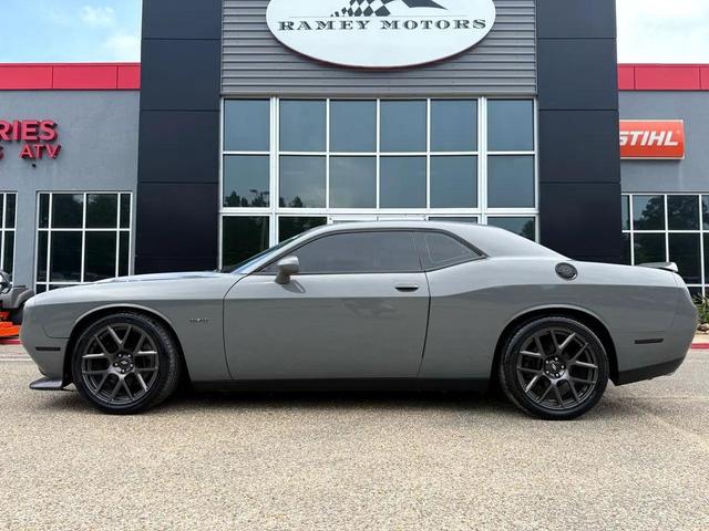 Photo of 2017 GRAY Dodge Challenger