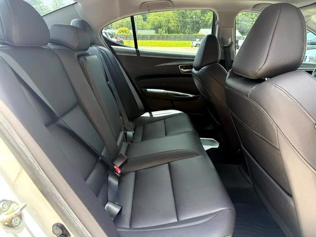 Photo of 2018 WHITE Acura TLX