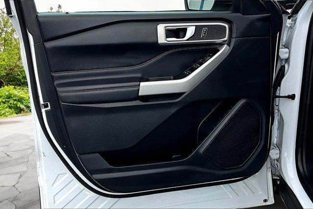 Photo of 2022 Oxford White Ford Explorer
