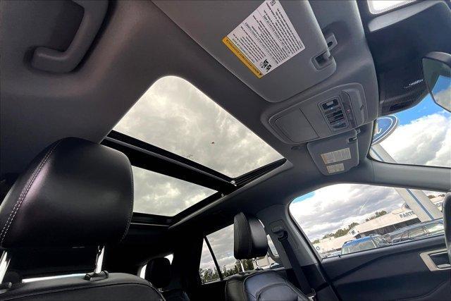 Photo of 2022 Oxford White Ford Explorer