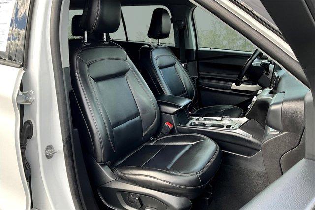 Photo of 2022 Oxford White Ford Explorer