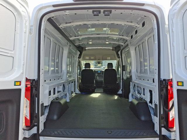 Photo of 2025 Oxford White Ford Transit-250